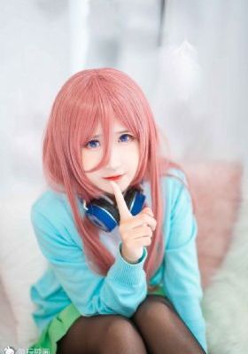 商务旅行戴绿帽子的女老板